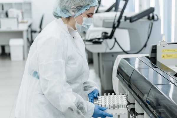 Medical Laboratory Technologists at work